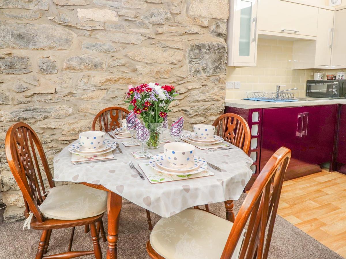 Tram View Apartment Llandudno Bagian luar foto