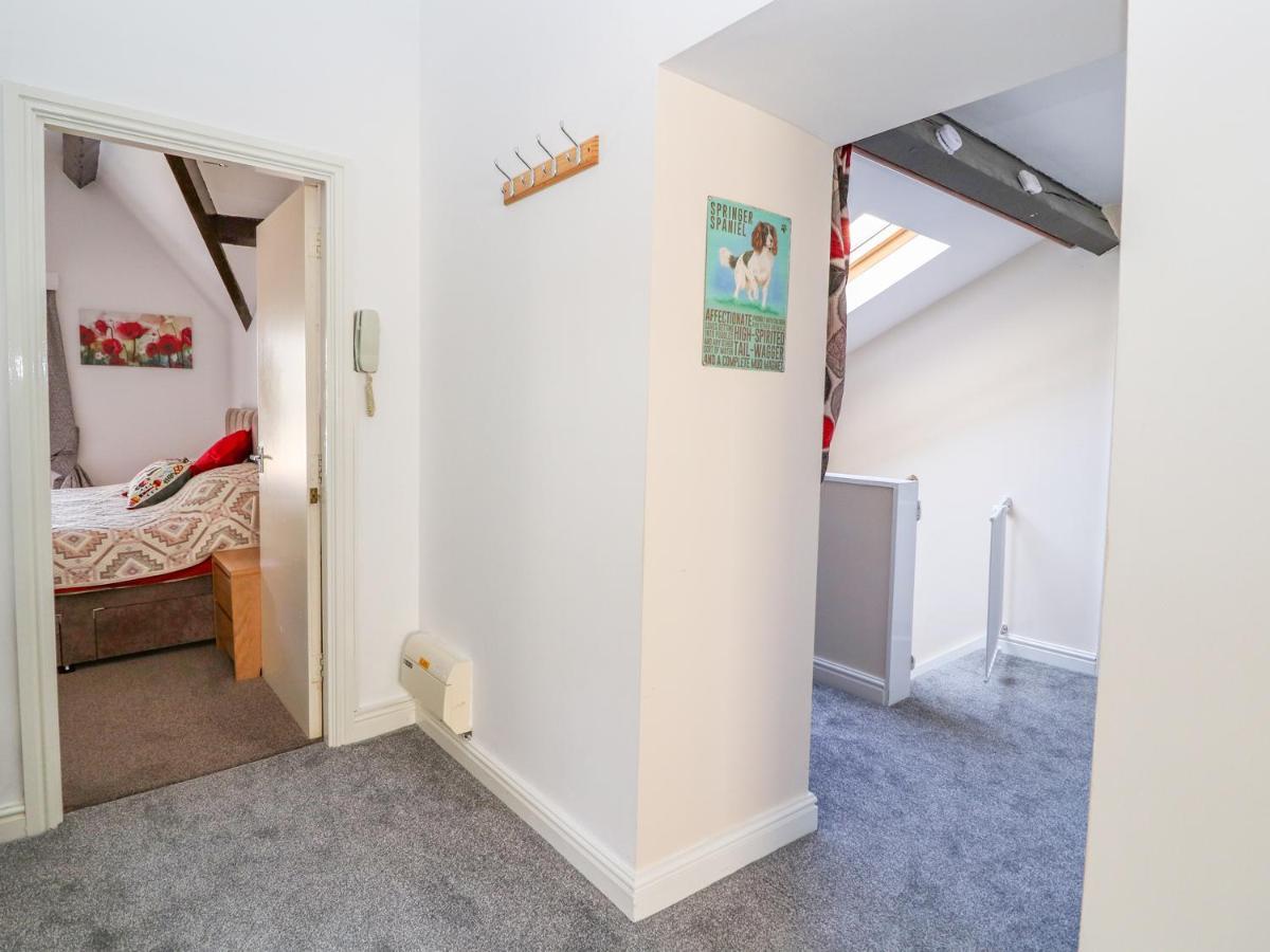 Tram View Apartment Llandudno Bagian luar foto