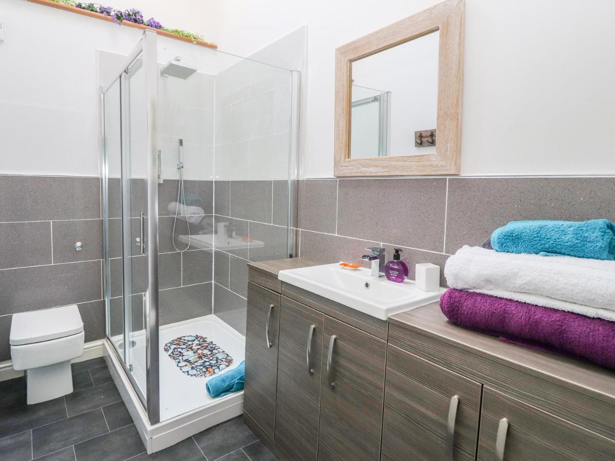 Tram View Apartment Llandudno Bagian luar foto