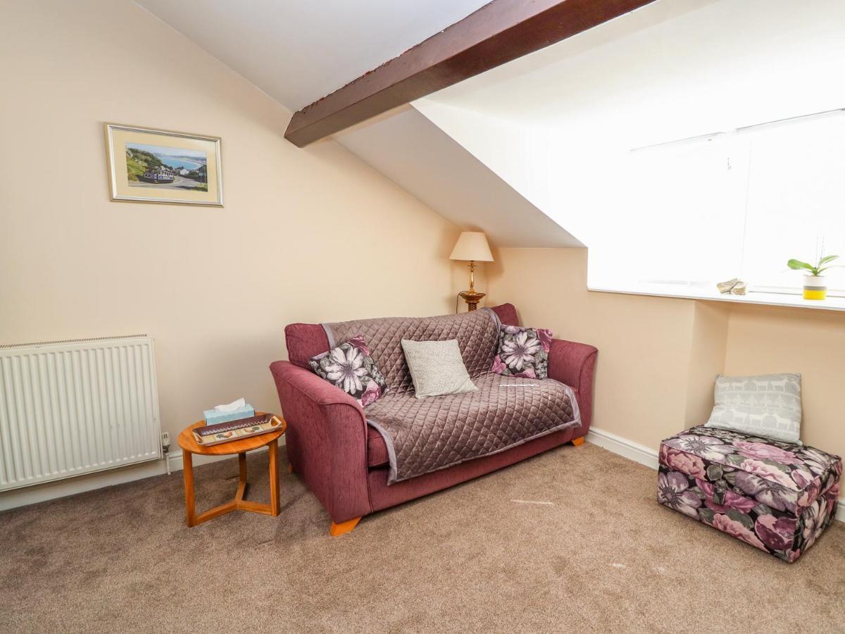 Tram View Apartment Llandudno Bagian luar foto